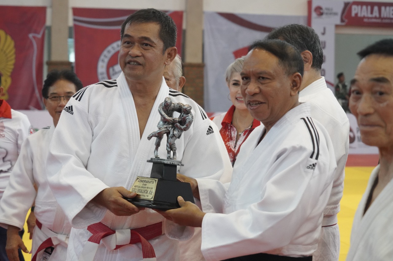 Pangkostrad Buka Kejurnas Judo Piala Kemenpora RI dan Pemberian Sabuk DAN 5 Kepada Menpora